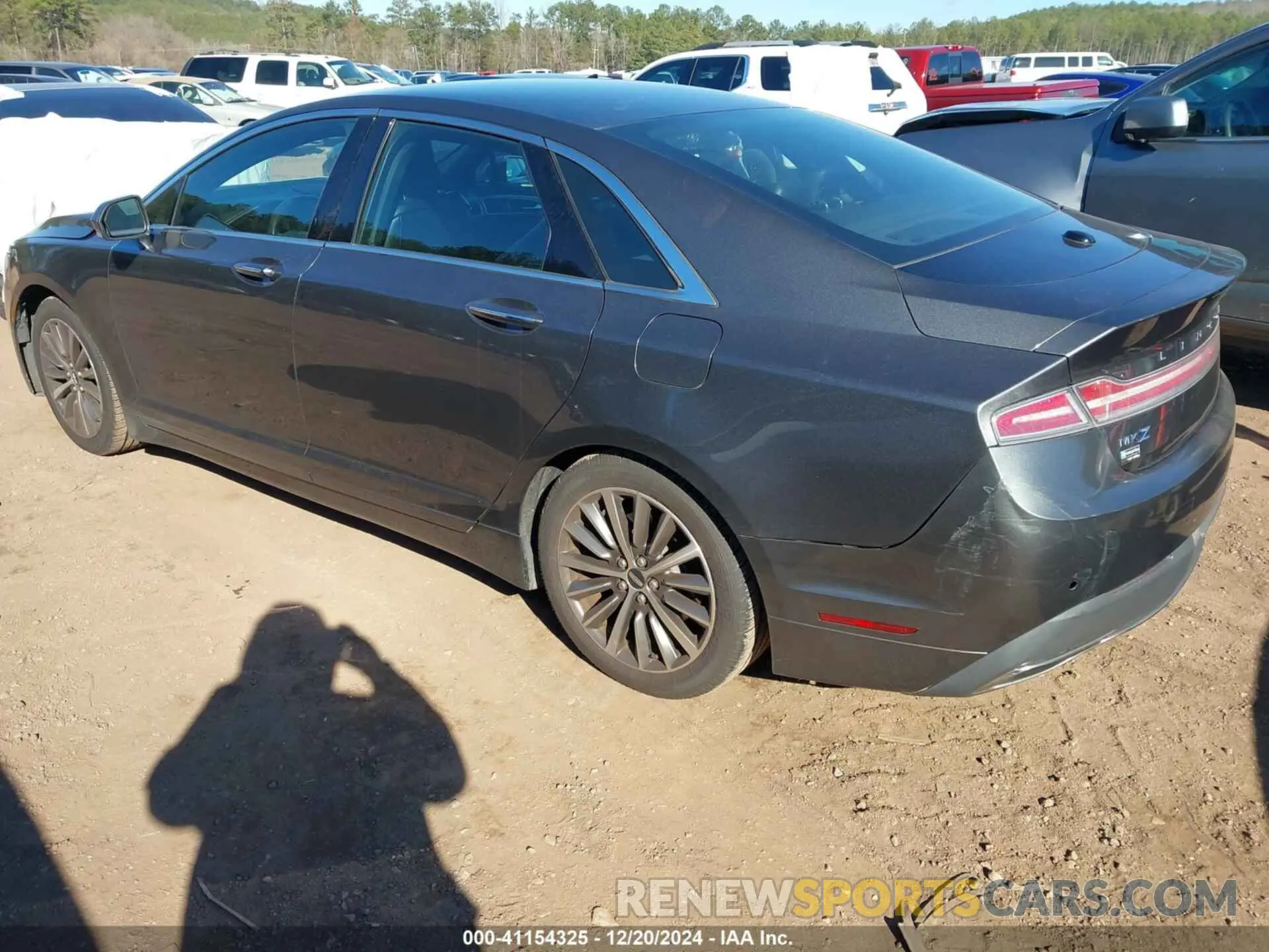 3 Photograph of a damaged car 3LN6L5A91KR618759 LINCOLN MKZ 2019