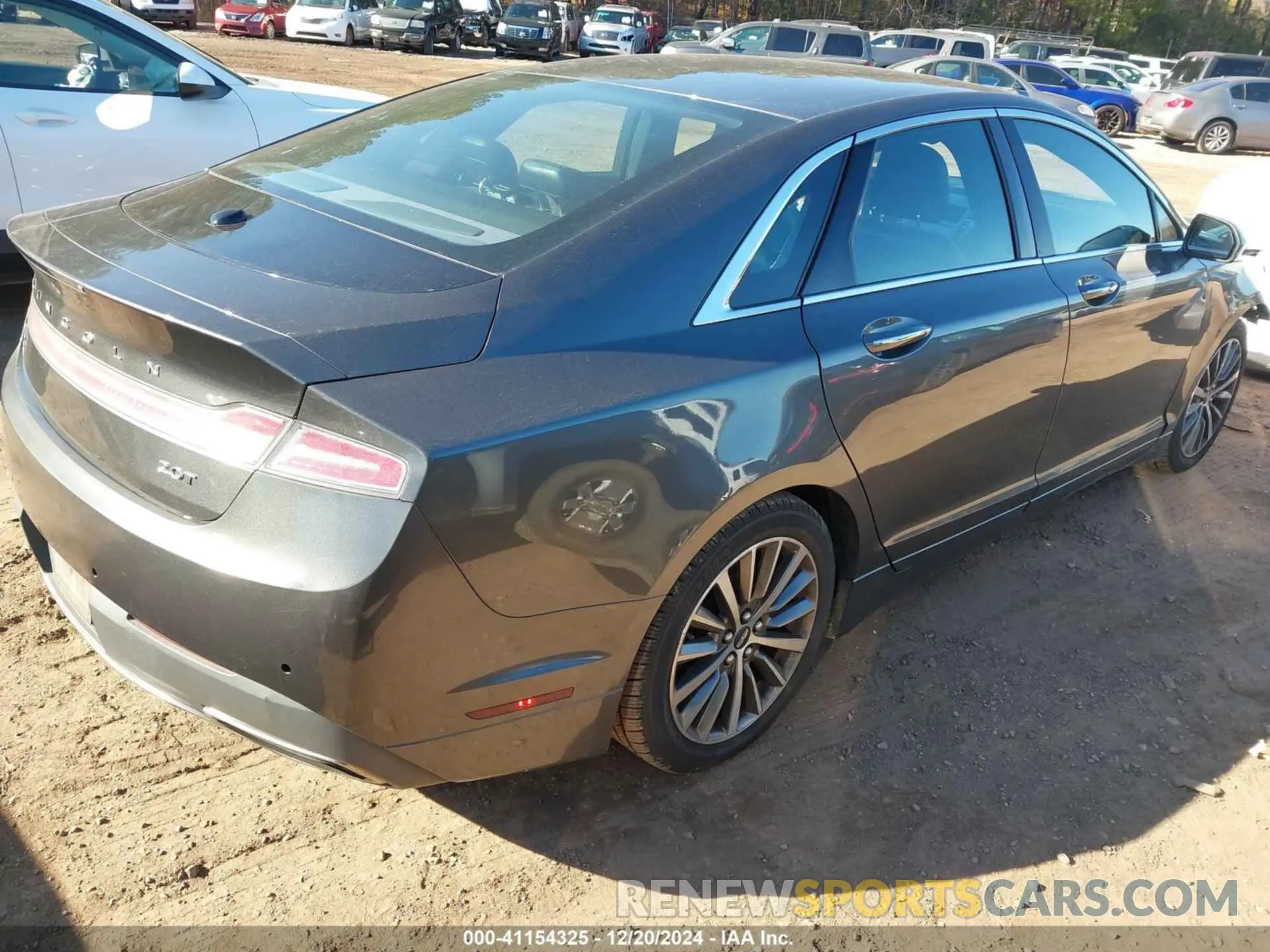 4 Photograph of a damaged car 3LN6L5A91KR618759 LINCOLN MKZ 2019