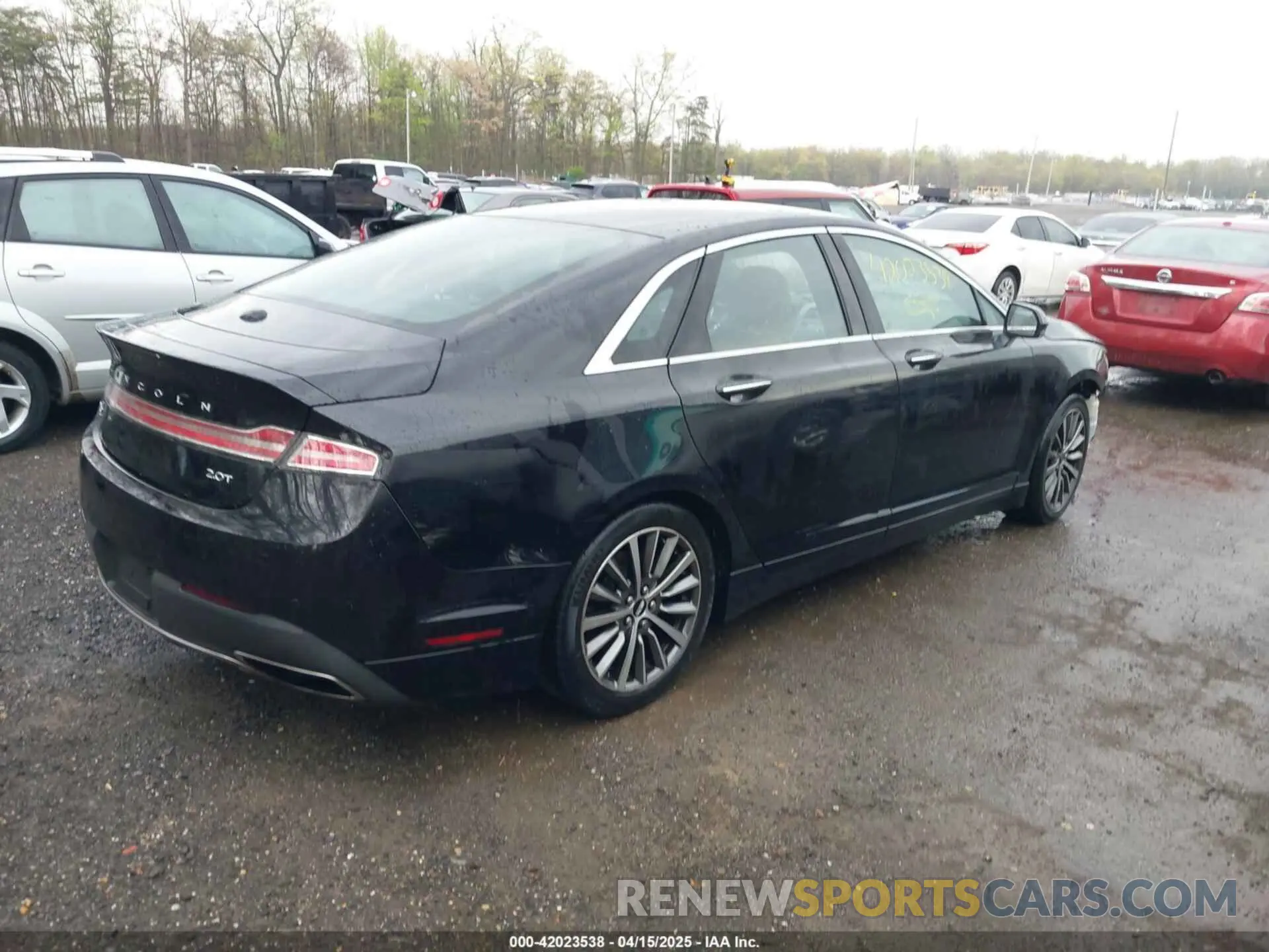 4 Photograph of a damaged car 3LN6L5A92KR631472 LINCOLN MKZ 2019
