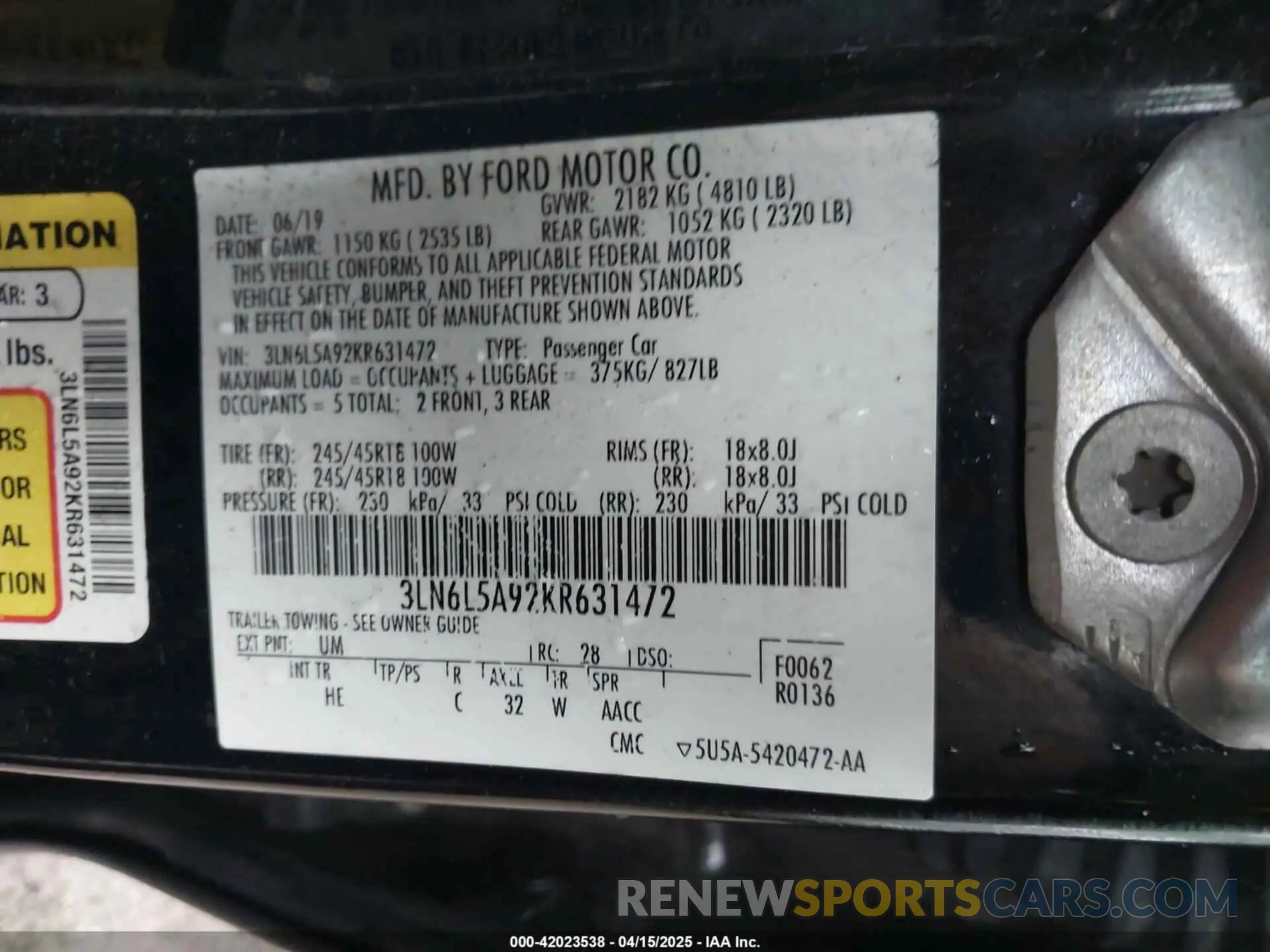 9 Photograph of a damaged car 3LN6L5A92KR631472 LINCOLN MKZ 2019