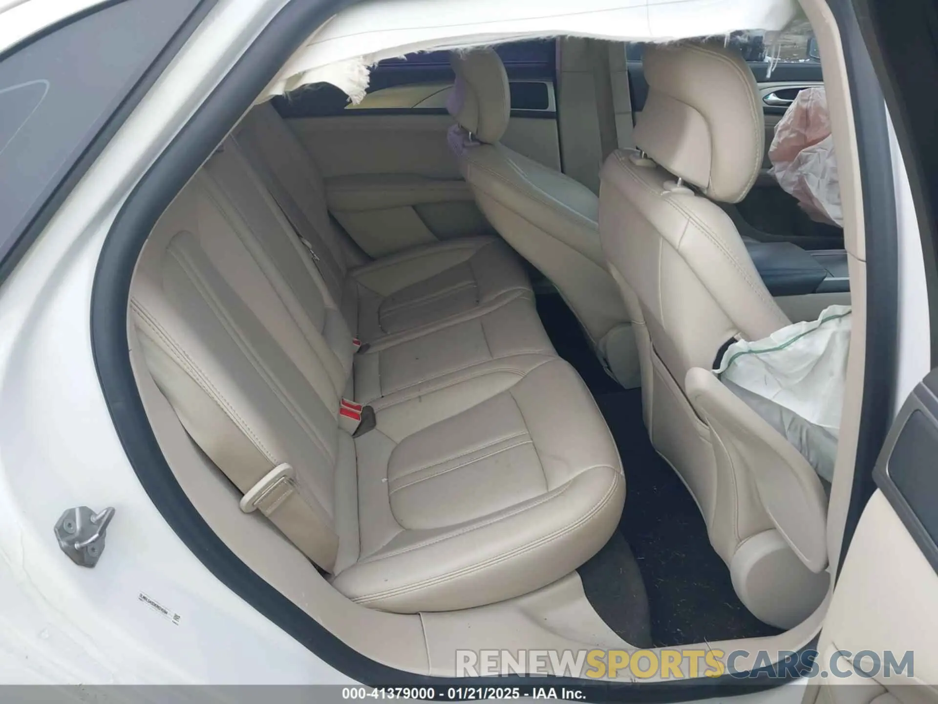8 Photograph of a damaged car 3LN6L5A93KR624594 LINCOLN MKZ 2019