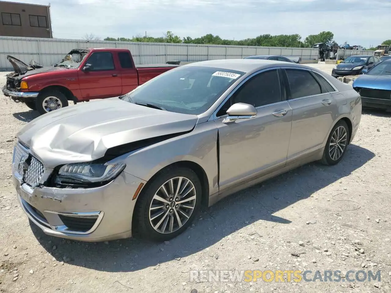 1 Photograph of a damaged car 3LN6L5A95KR602550 LINCOLN MKZ 2019
