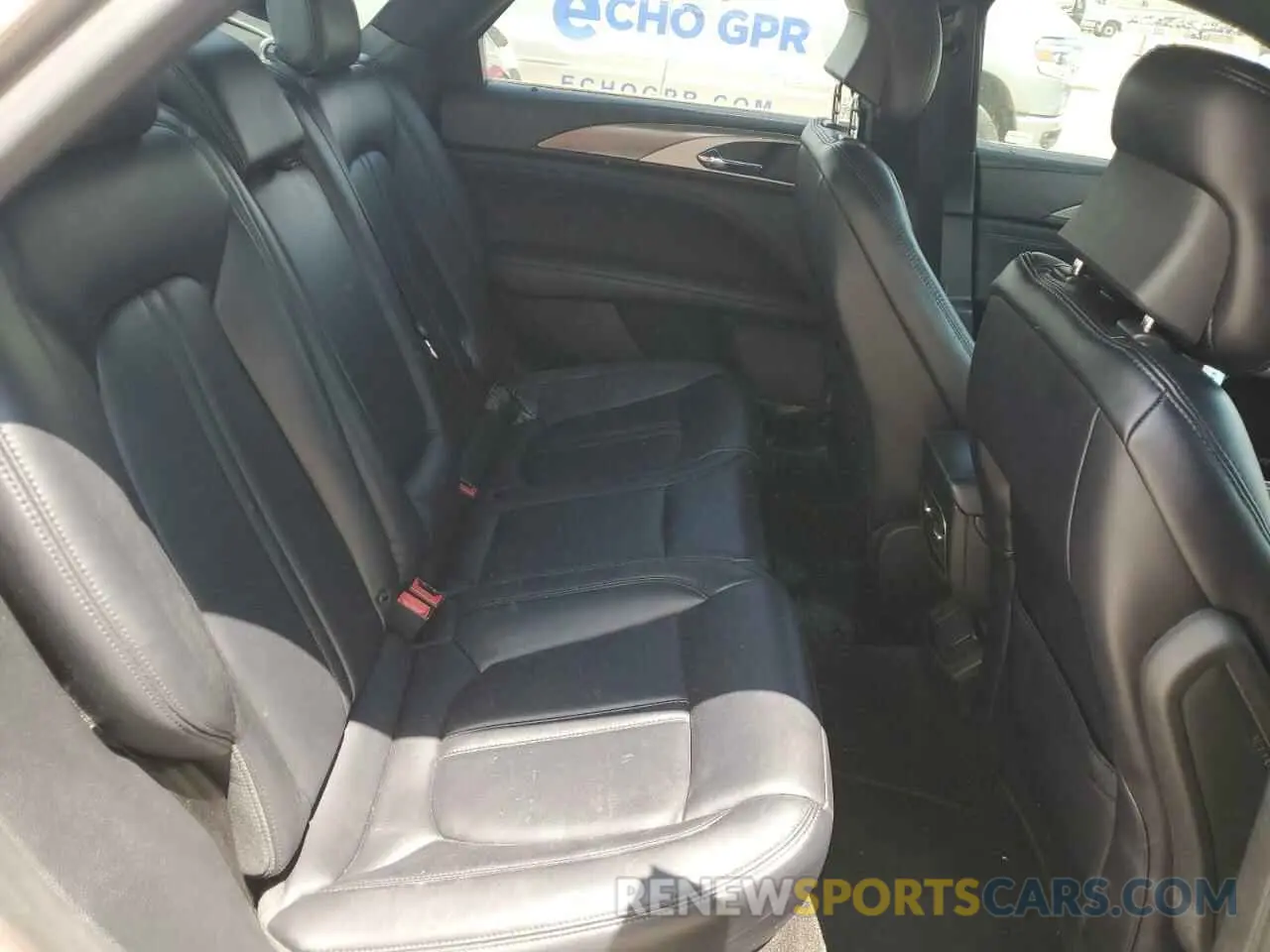 10 Photograph of a damaged car 3LN6L5A95KR602550 LINCOLN MKZ 2019