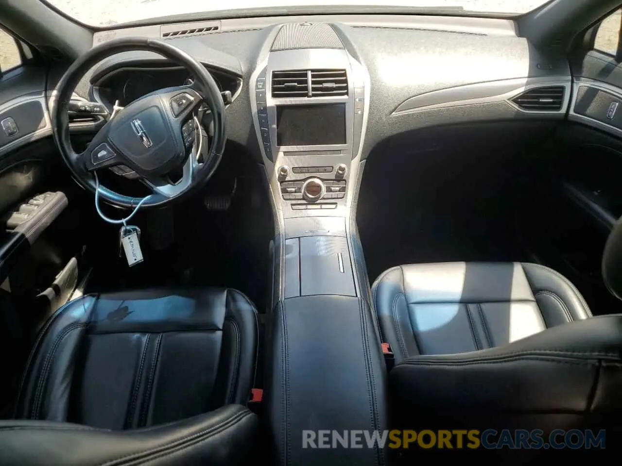 8 Photograph of a damaged car 3LN6L5A95KR602550 LINCOLN MKZ 2019