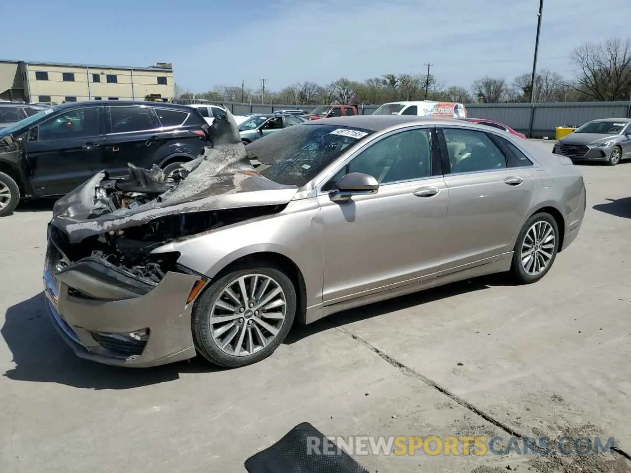 1 Photograph of a damaged car 3LN6L5A98KR631346 LINCOLN MKZ 2019