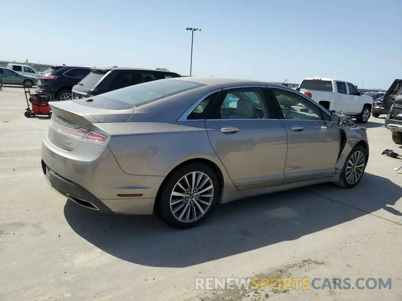 3 Photograph of a damaged car 3LN6L5A98KR631346 LINCOLN MKZ 2019