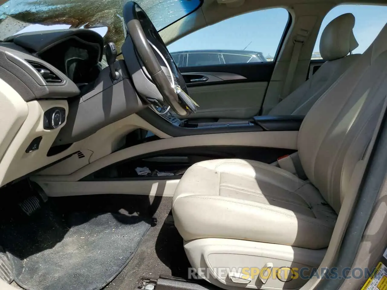 7 Photograph of a damaged car 3LN6L5A98KR631346 LINCOLN MKZ 2019