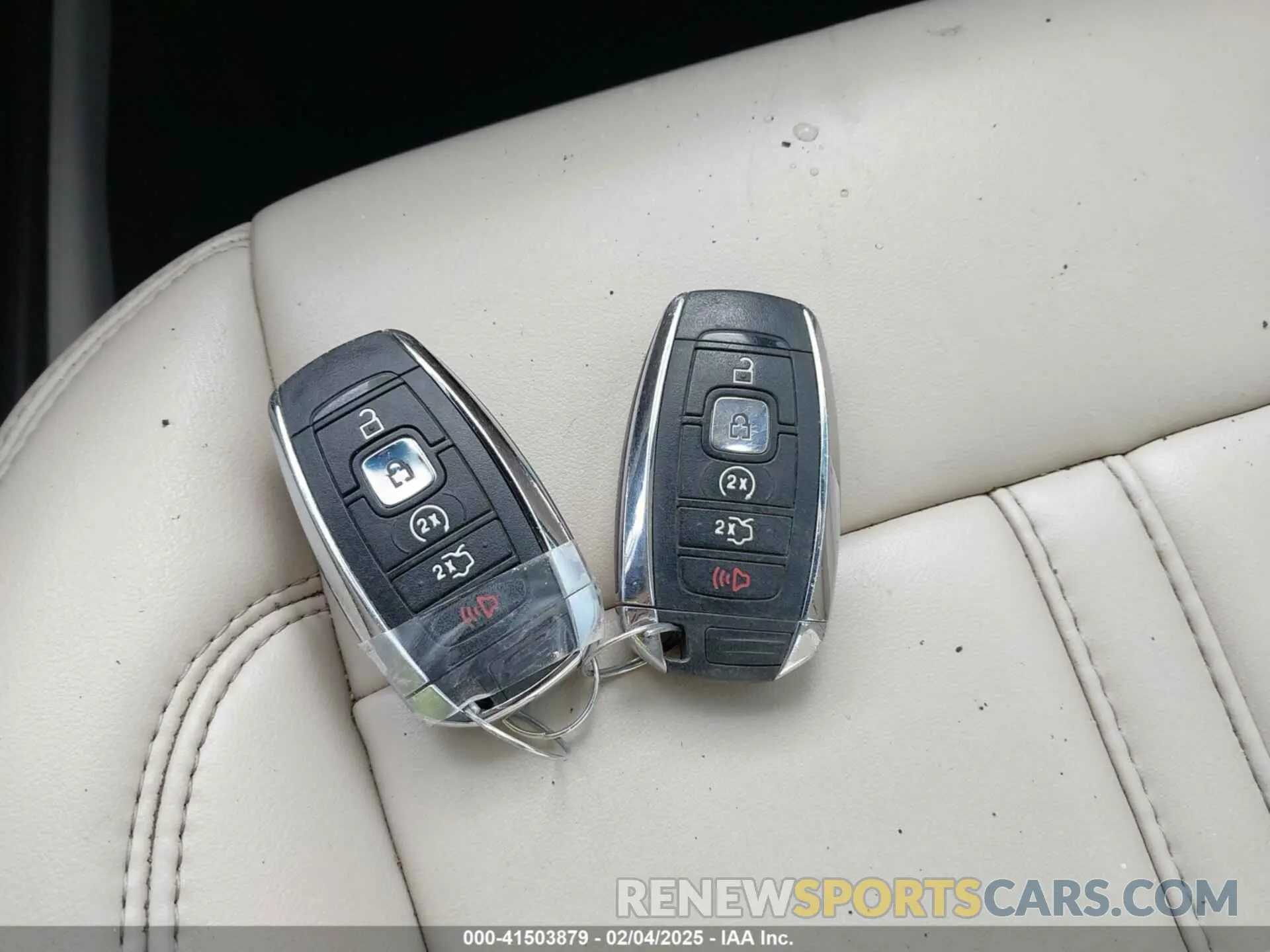 11 Photograph of a damaged car 3LN6L5B95KR605611 LINCOLN MKZ 2019