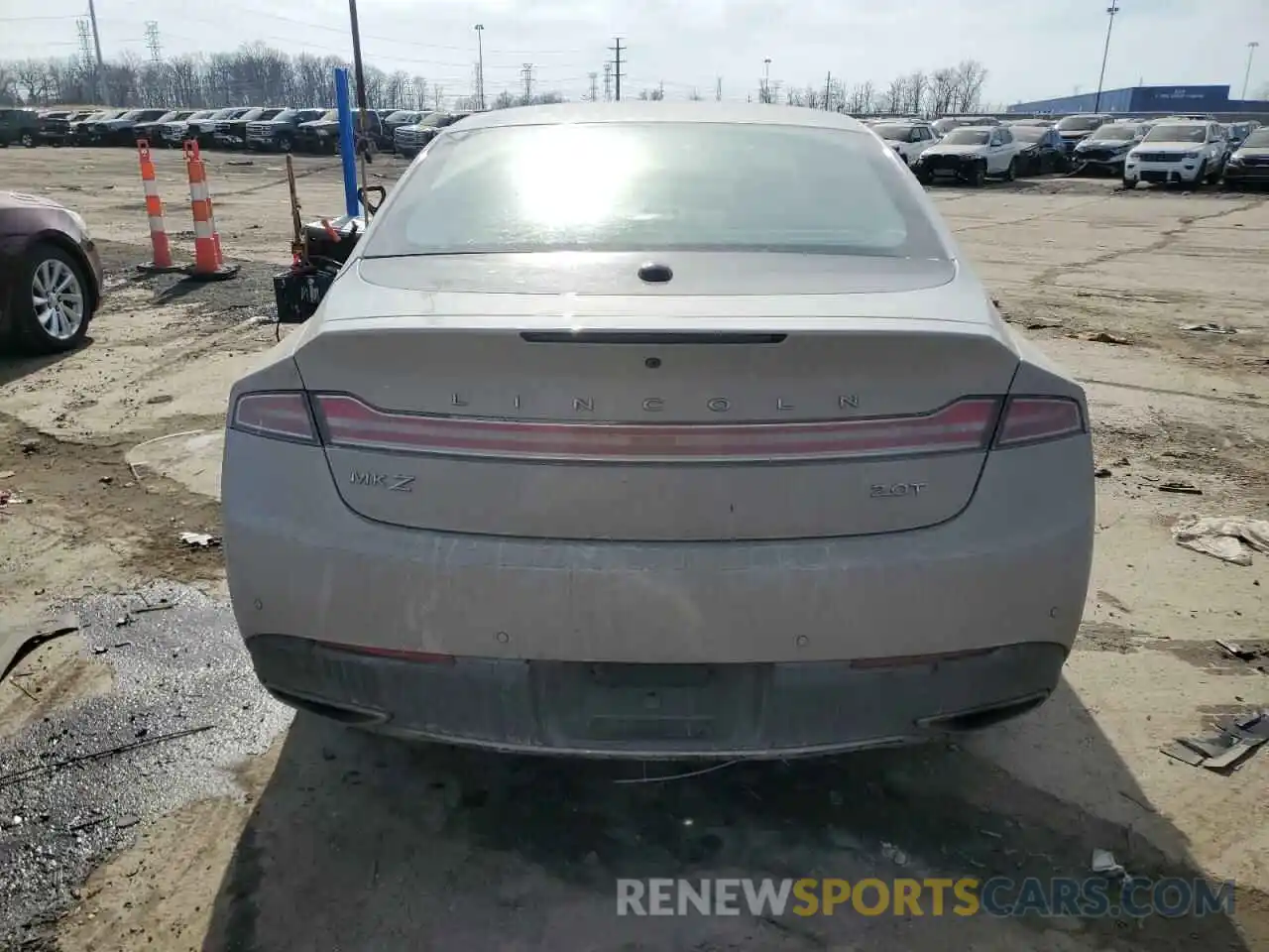 6 Photograph of a damaged car 3LN6L5C92KR622042 LINCOLN MKZ 2019