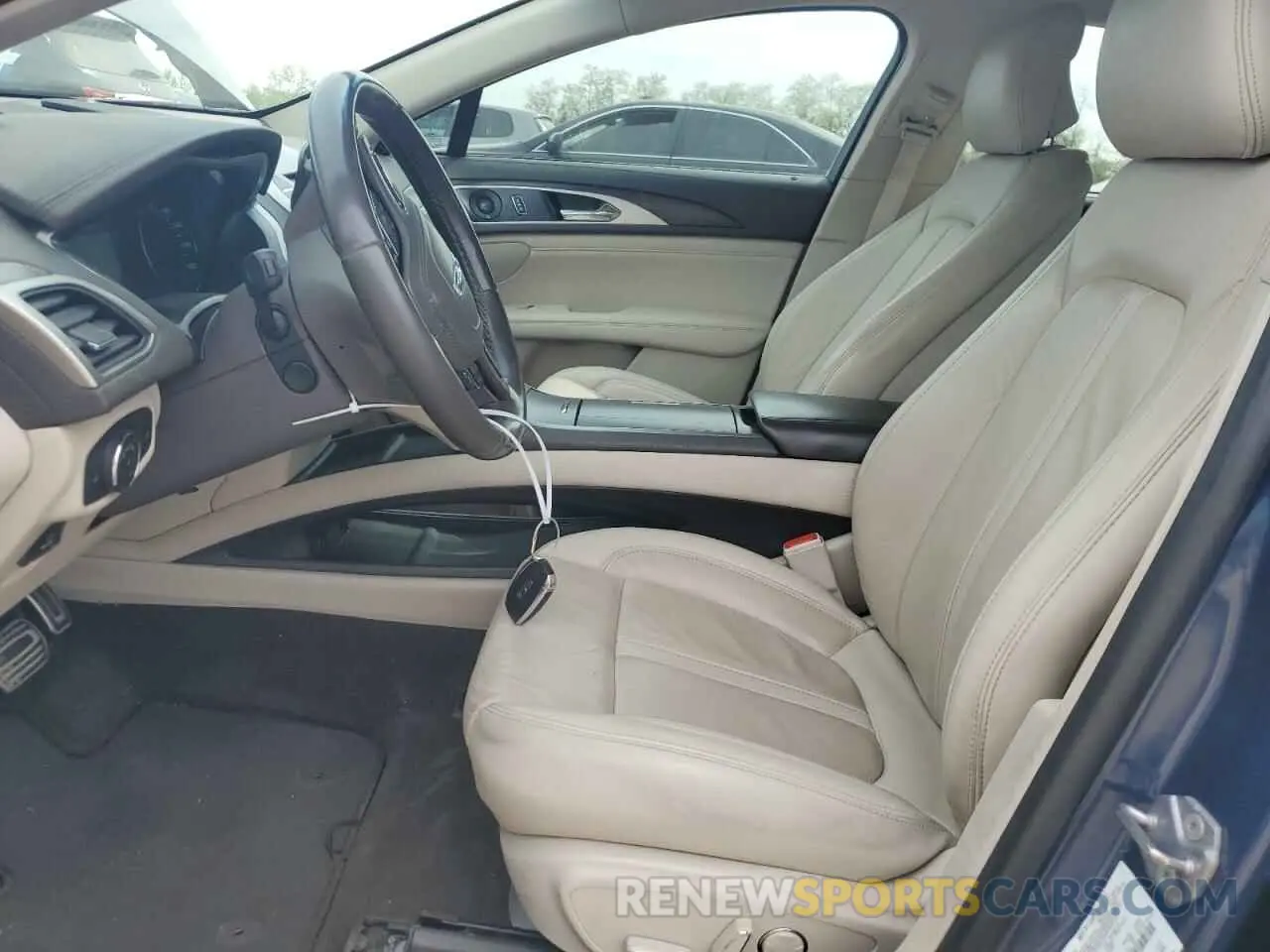 7 Photograph of a damaged car 3LN6L5C92KR632134 LINCOLN MKZ 2019