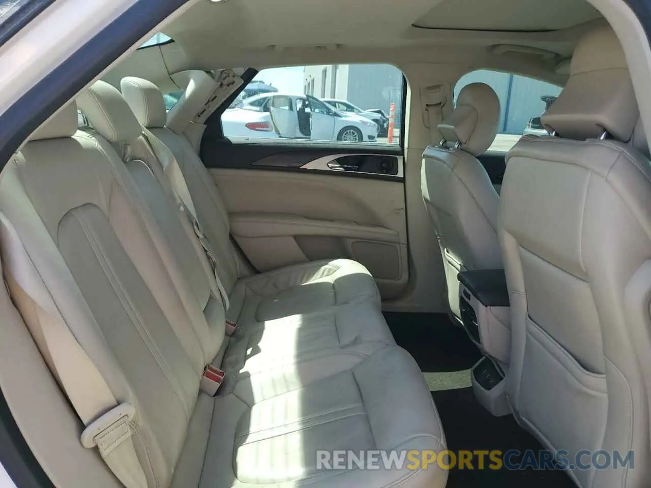 11 Photograph of a damaged car 3LN6L5C94KR632152 LINCOLN MKZ 2019