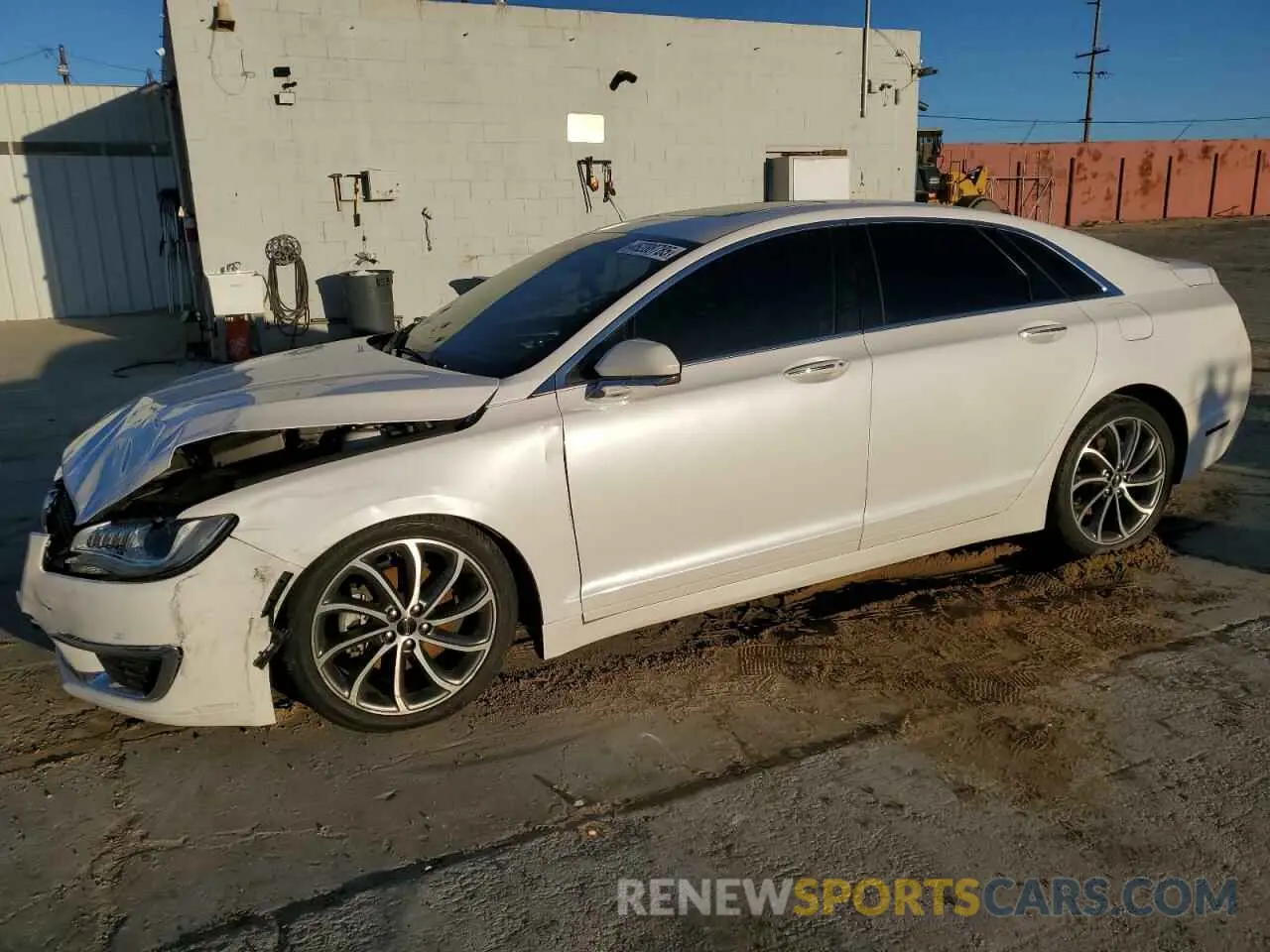 1 Photograph of a damaged car 3LN6L5C95KR602349 LINCOLN MKZ 2019