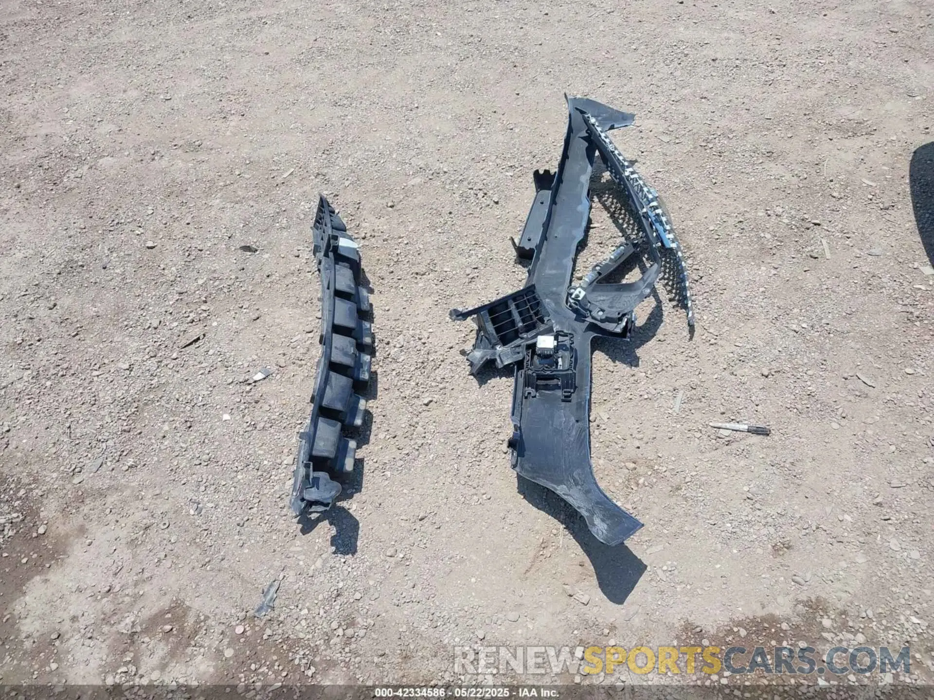 18 Photograph of a damaged car 3LN6L5C99KR601818 LINCOLN MKZ 2019