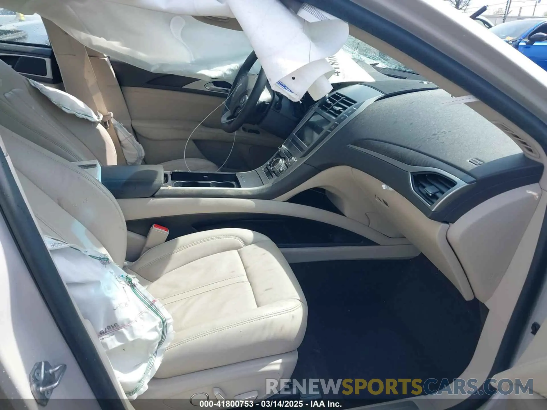 5 Photograph of a damaged car 3LN6L5C99KR621468 LINCOLN MKZ 2019
