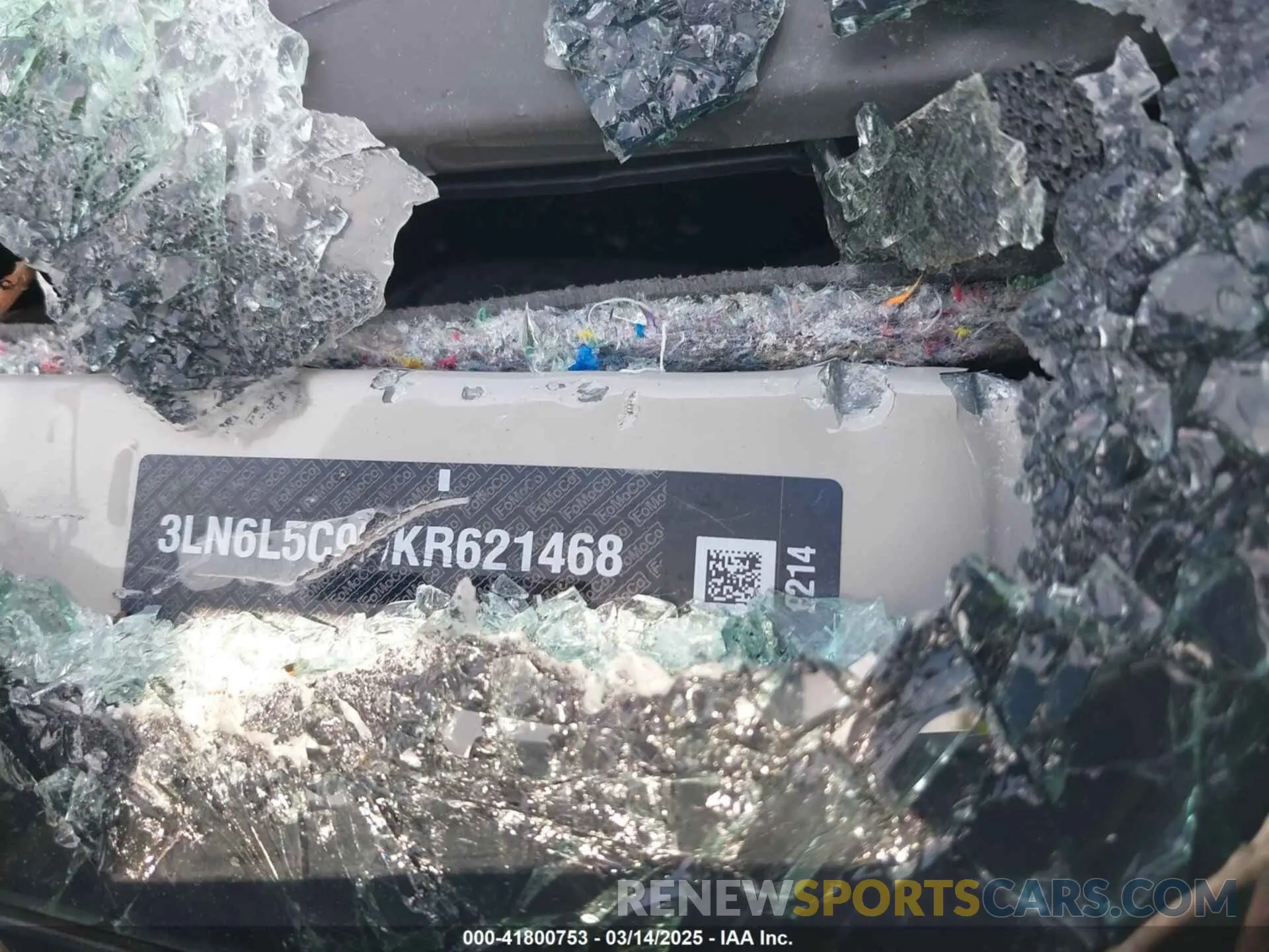9 Photograph of a damaged car 3LN6L5C99KR621468 LINCOLN MKZ 2019