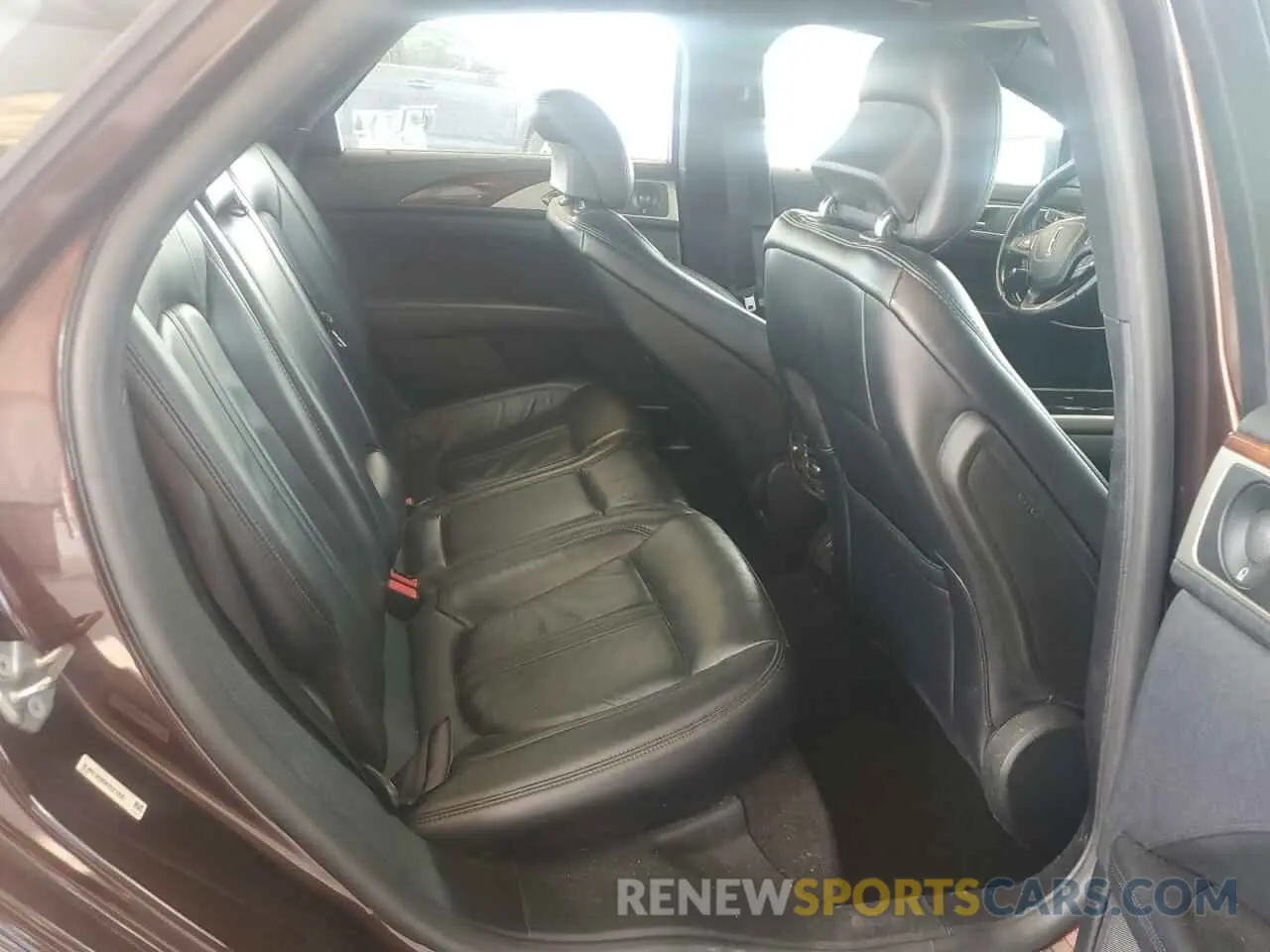 10 Photograph of a damaged car 3LN6L5D90KR621955 LINCOLN MKZ 2019