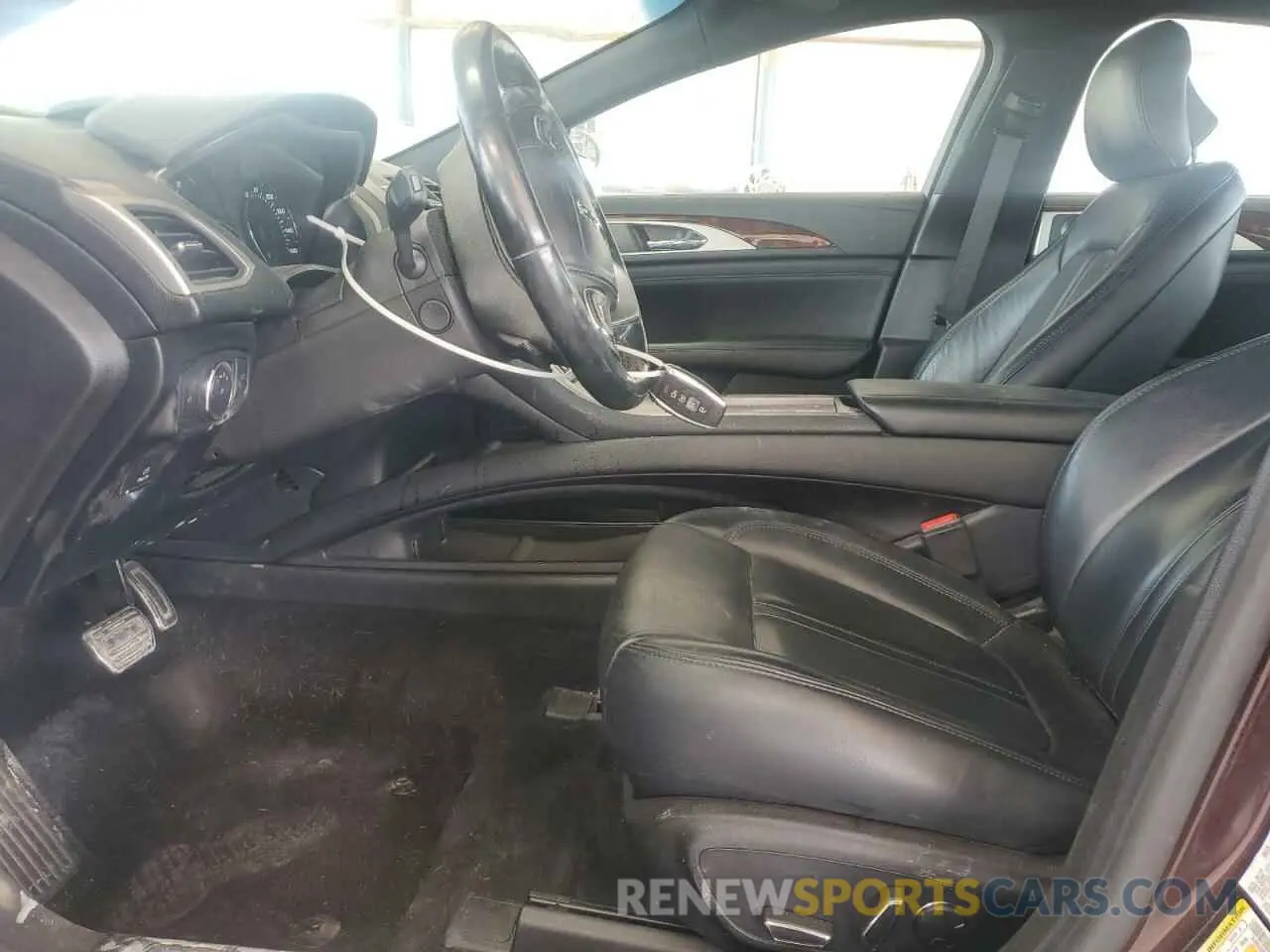 7 Photograph of a damaged car 3LN6L5D90KR621955 LINCOLN MKZ 2019