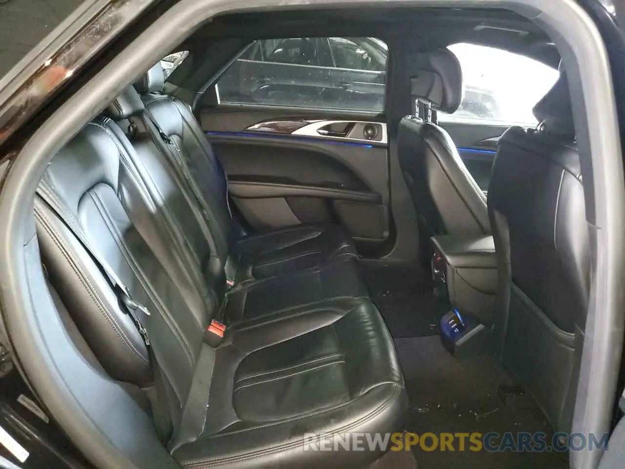 11 Photograph of a damaged car 3LN6L5D90KR628310 LINCOLN MKZ 2019