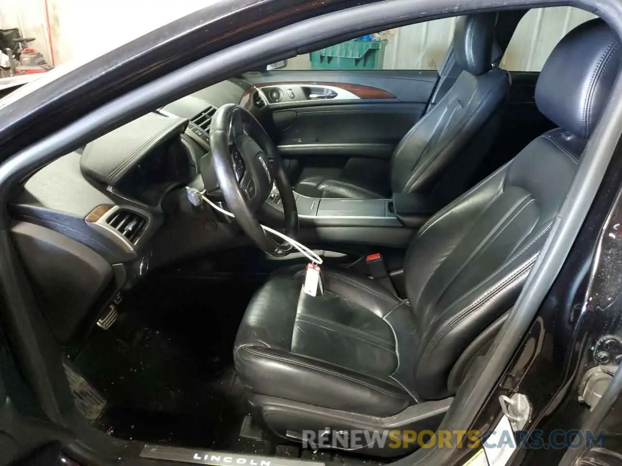 7 Photograph of a damaged car 3LN6L5D90KR628310 LINCOLN MKZ 2019