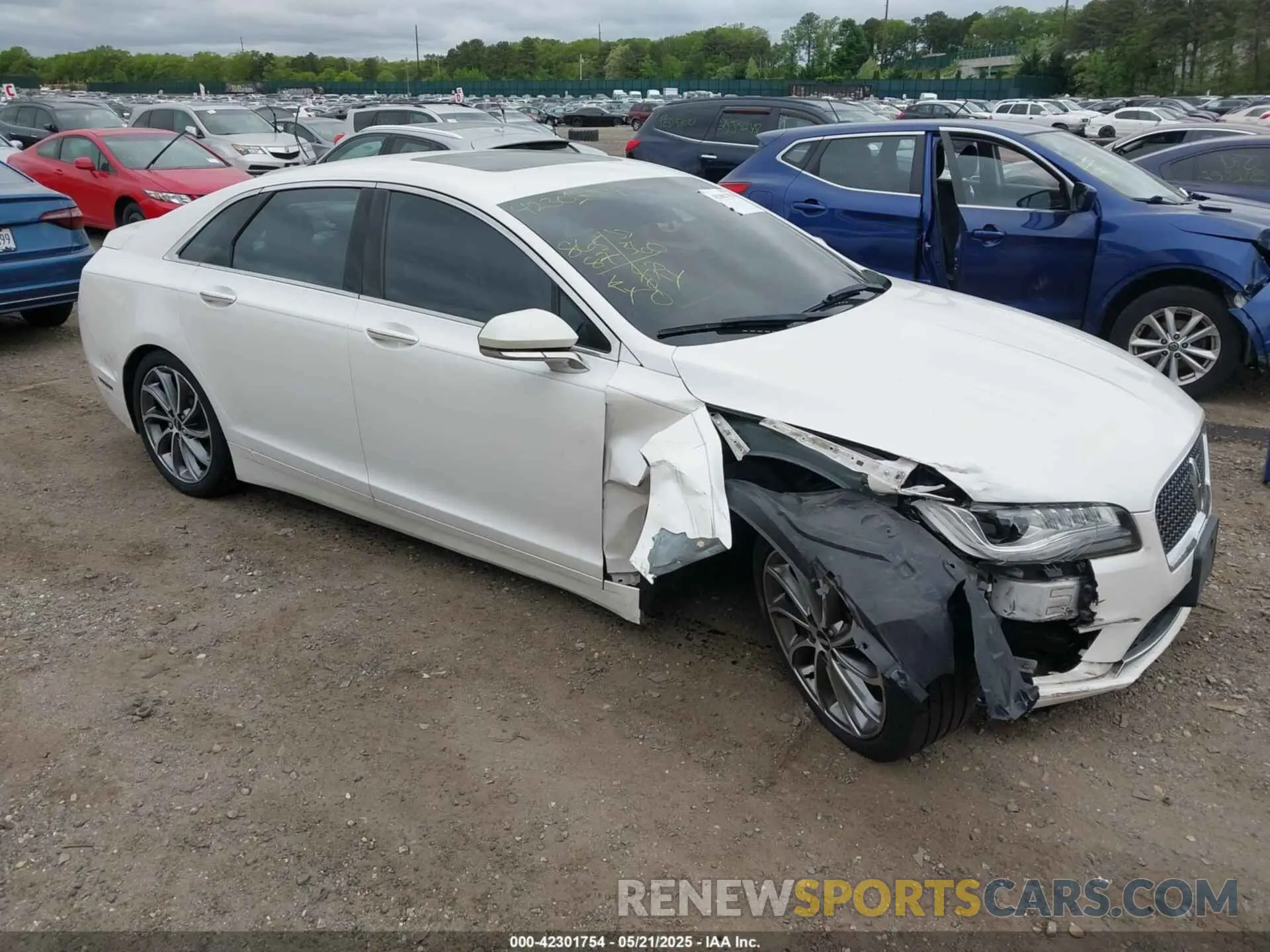 1 Photograph of a damaged car 3LN6L5D91KR606901 LINCOLN MKZ 2019