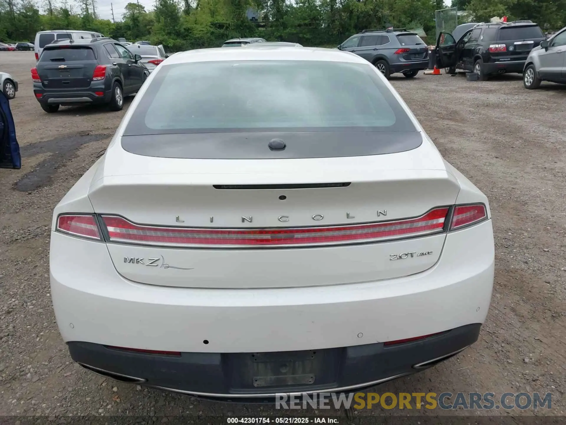 16 Photograph of a damaged car 3LN6L5D91KR606901 LINCOLN MKZ 2019