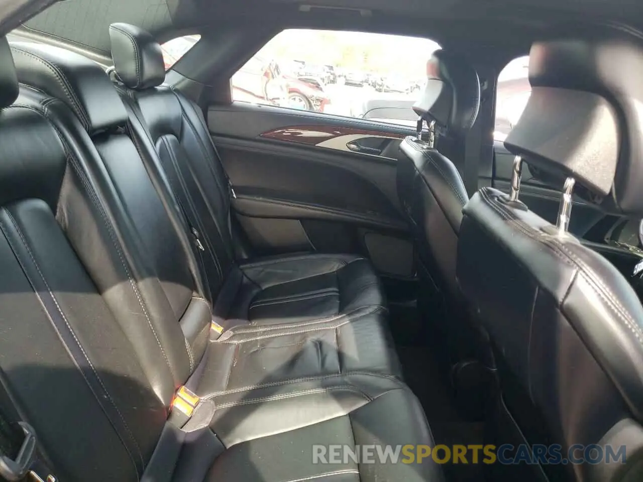 10 Photograph of a damaged car 3LN6L5D93KR602025 LINCOLN MKZ 2019
