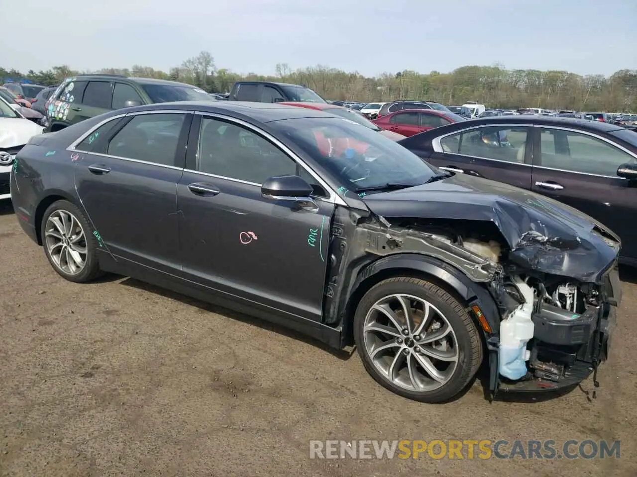 4 Photograph of a damaged car 3LN6L5D93KR602025 LINCOLN MKZ 2019