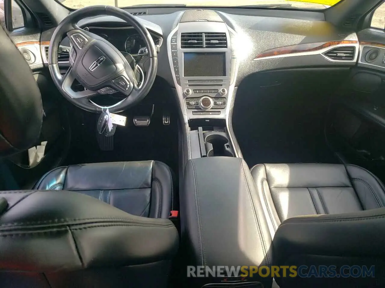 8 Photograph of a damaged car 3LN6L5D93KR602025 LINCOLN MKZ 2019