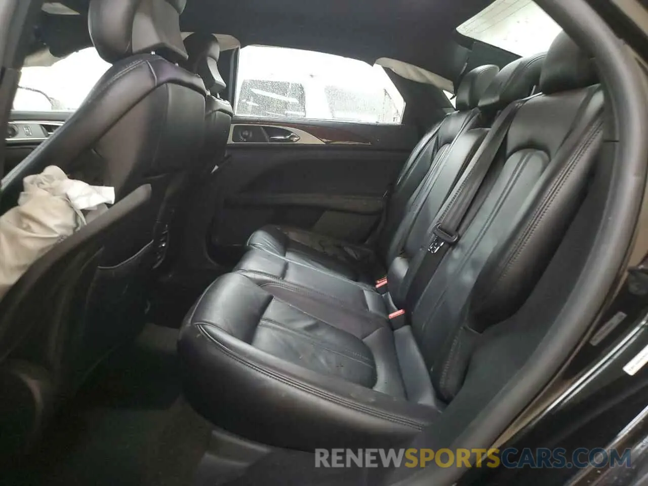10 Photograph of a damaged car 3LN6L5D93KR625160 LINCOLN MKZ 2019