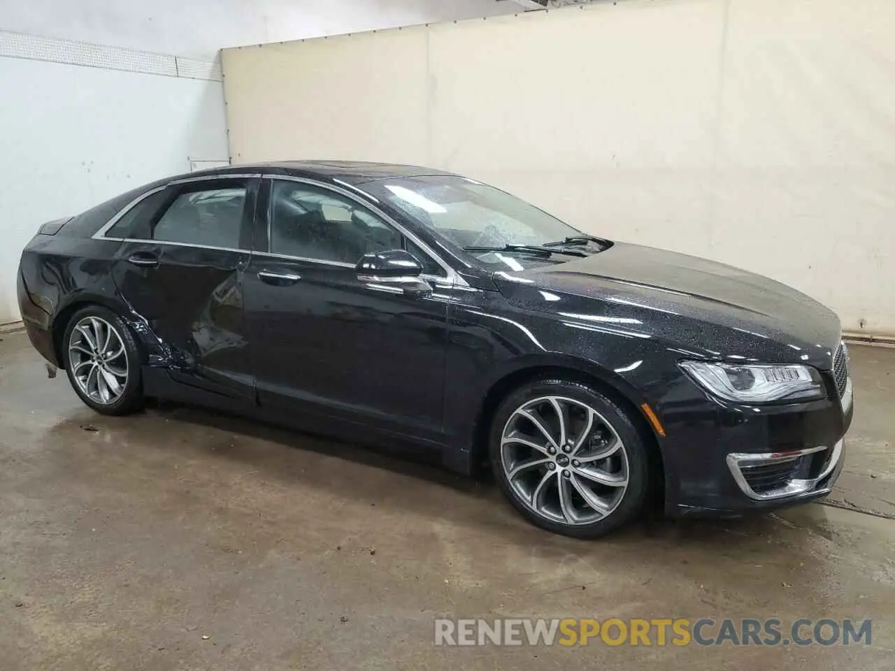 4 Photograph of a damaged car 3LN6L5D93KR625160 LINCOLN MKZ 2019
