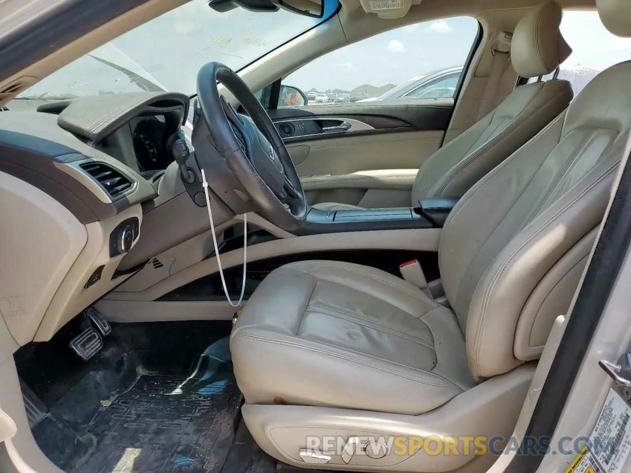 7 Photograph of a damaged car 3LN6L5D98KR609438 LINCOLN MKZ 2019