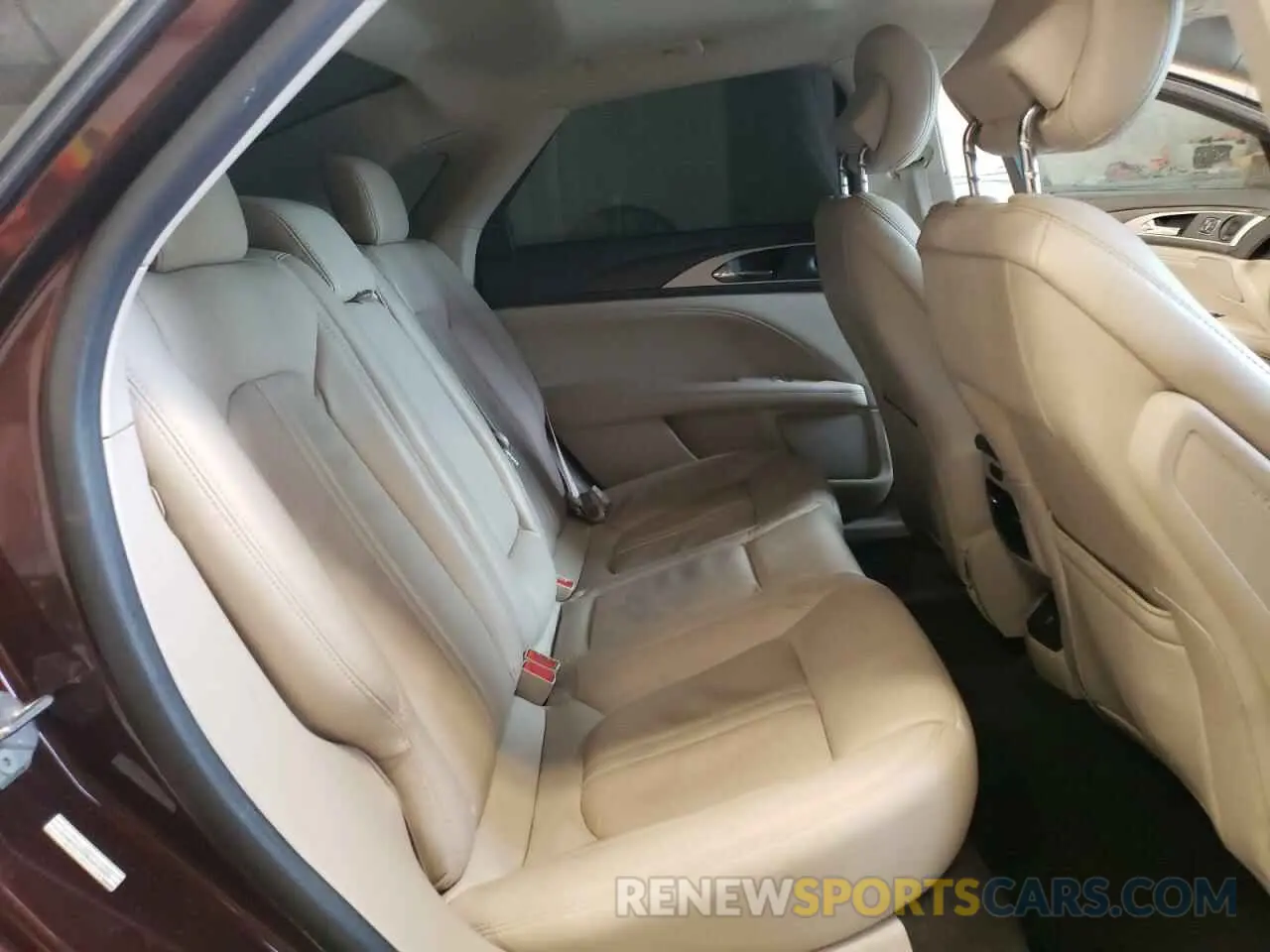 10 Photograph of a damaged car 3LN6L5D99KR604085 LINCOLN MKZ 2019