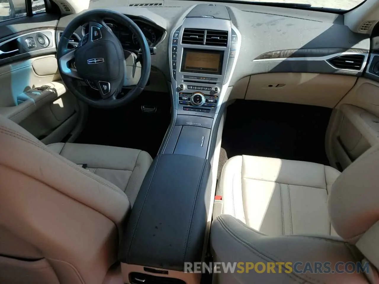 8 Photograph of a damaged car 3LN6L5D9XKR627875 LINCOLN MKZ 2019