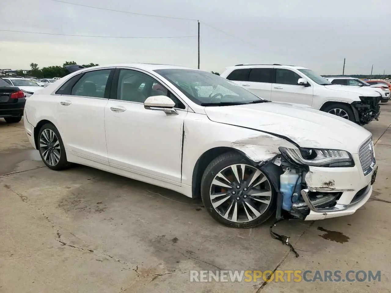 4 Photograph of a damaged car 3LN6L5E91KR607836 LINCOLN MKZ 2019