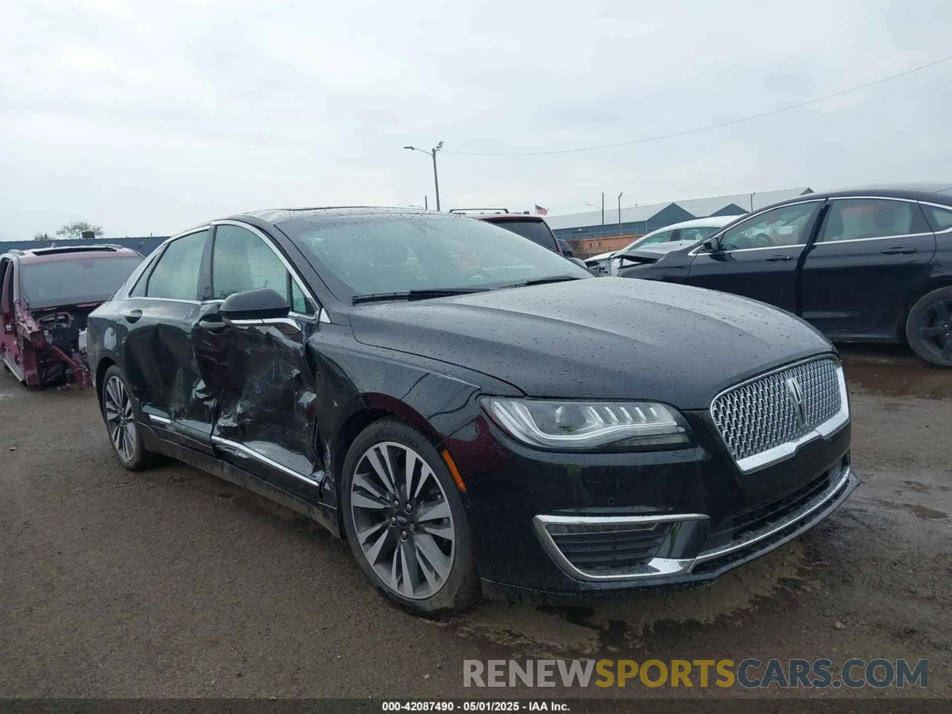1 Photograph of a damaged car 3LN6L5E93KR602153 LINCOLN MKZ 2019