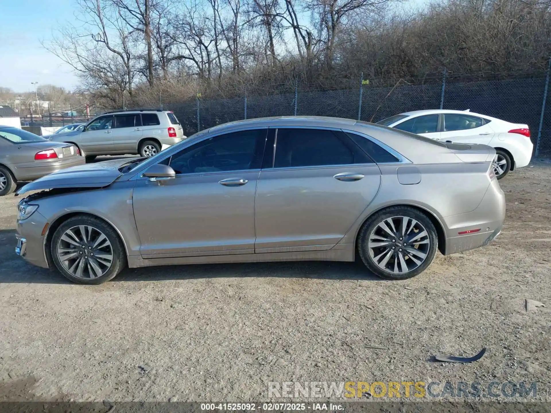 15 Photograph of a damaged car 3LN6L5E93KR613847 LINCOLN MKZ 2019