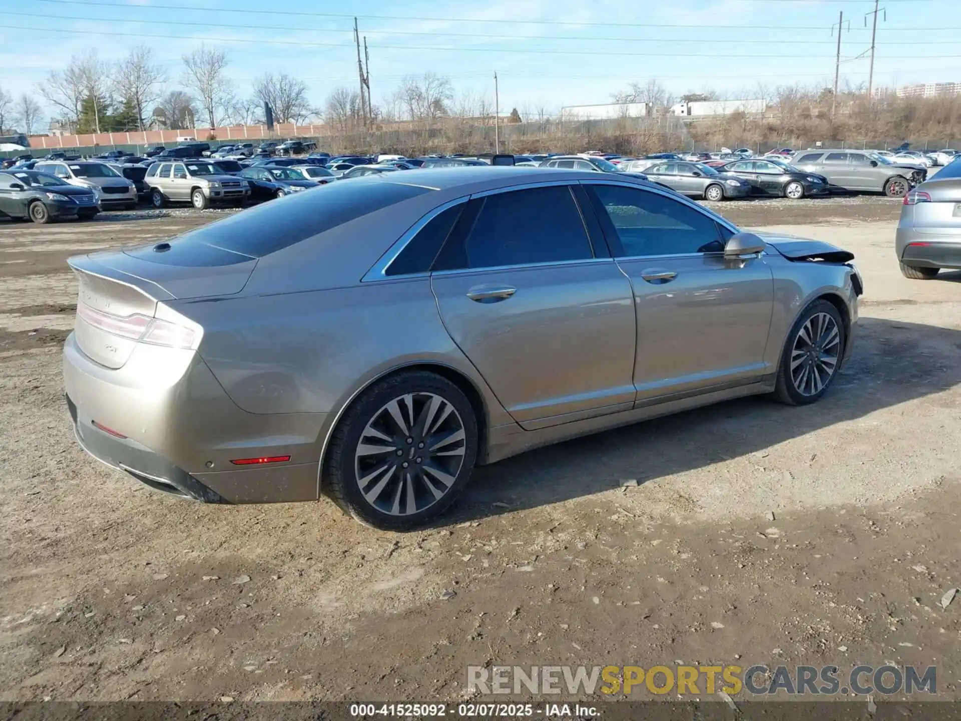 4 Photograph of a damaged car 3LN6L5E93KR613847 LINCOLN MKZ 2019