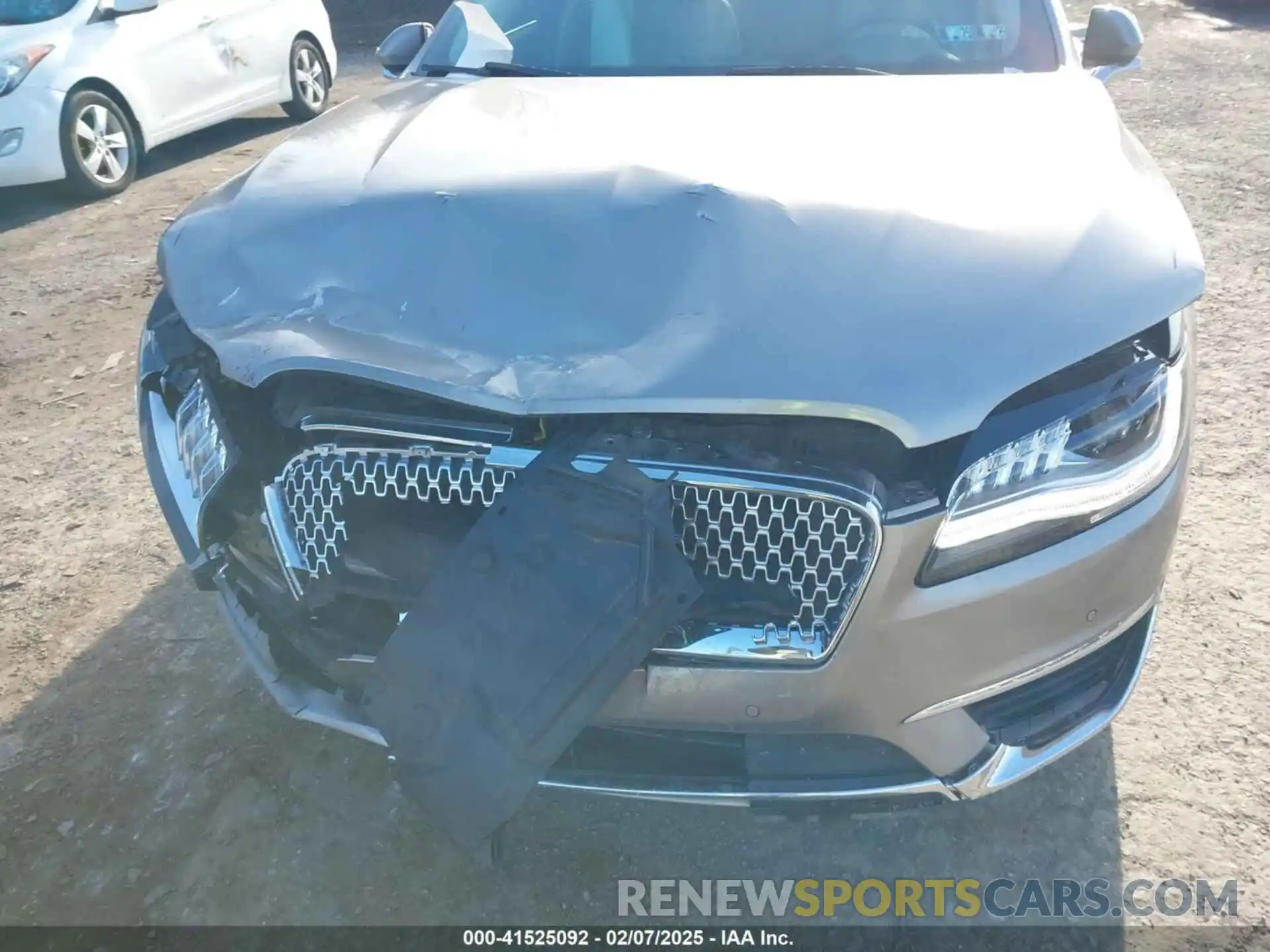 6 Photograph of a damaged car 3LN6L5E93KR613847 LINCOLN MKZ 2019