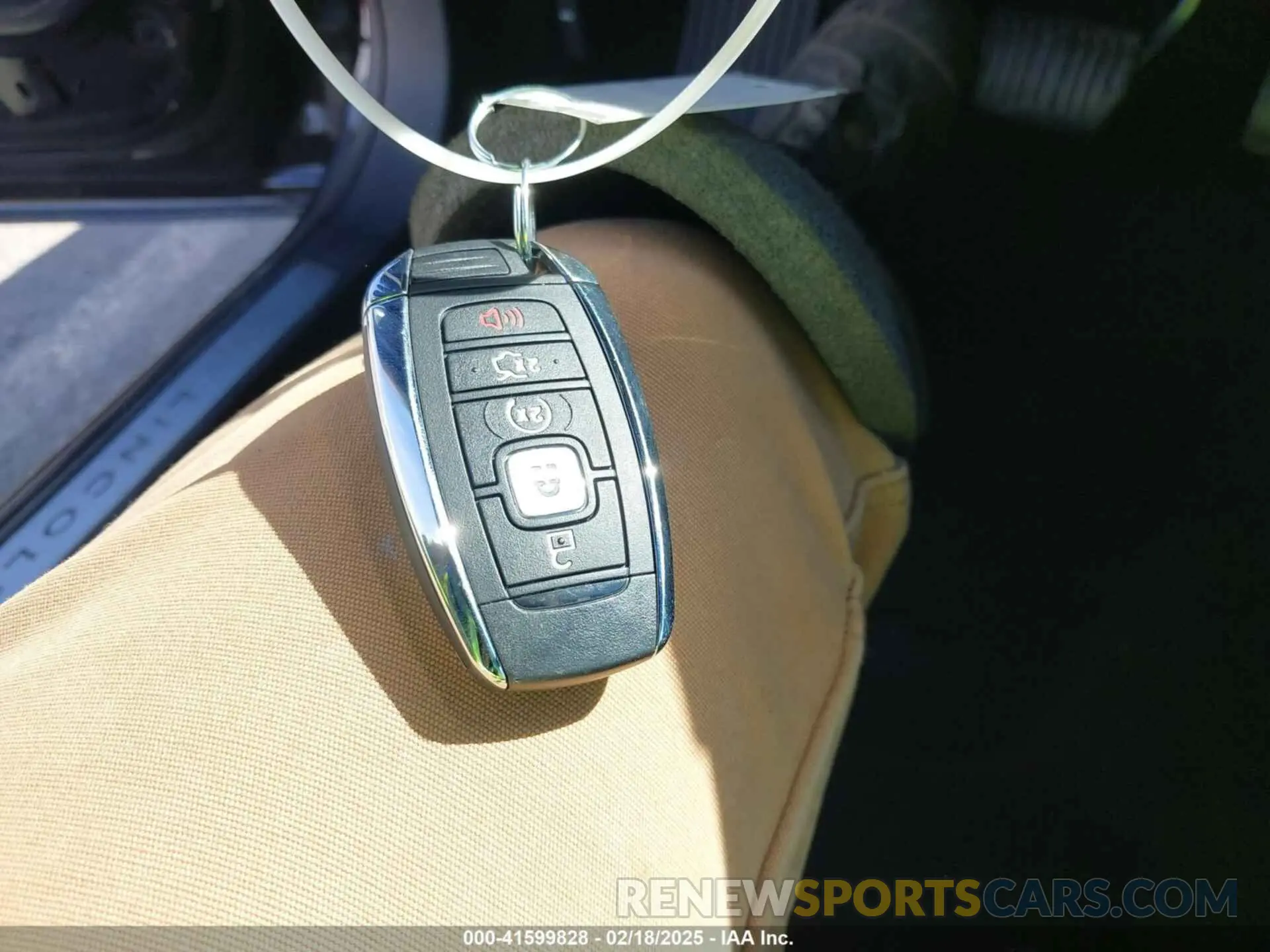 11 Photograph of a damaged car 3LN6L5E94KR610634 LINCOLN MKZ 2019