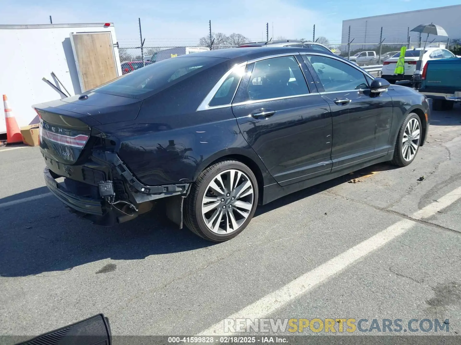 4 Photograph of a damaged car 3LN6L5E94KR610634 LINCOLN MKZ 2019