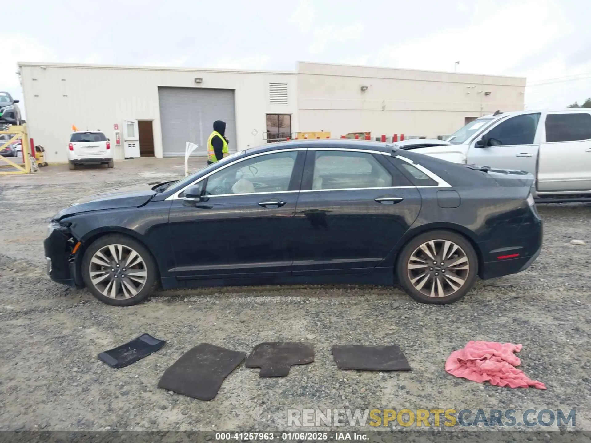 14 Photograph of a damaged car 3LN6L5E97KR604908 LINCOLN MKZ 2019