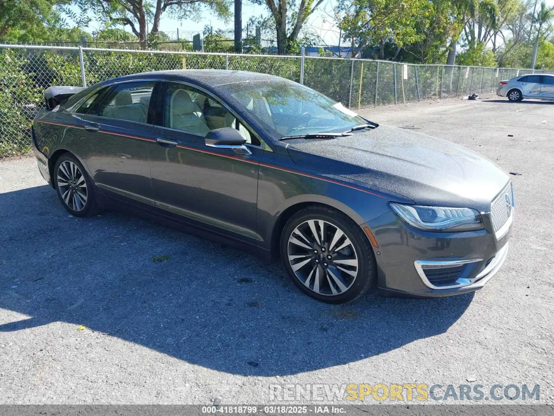 1 Photograph of a damaged car 3LN6L5E97KR605301 LINCOLN MKZ 2019
