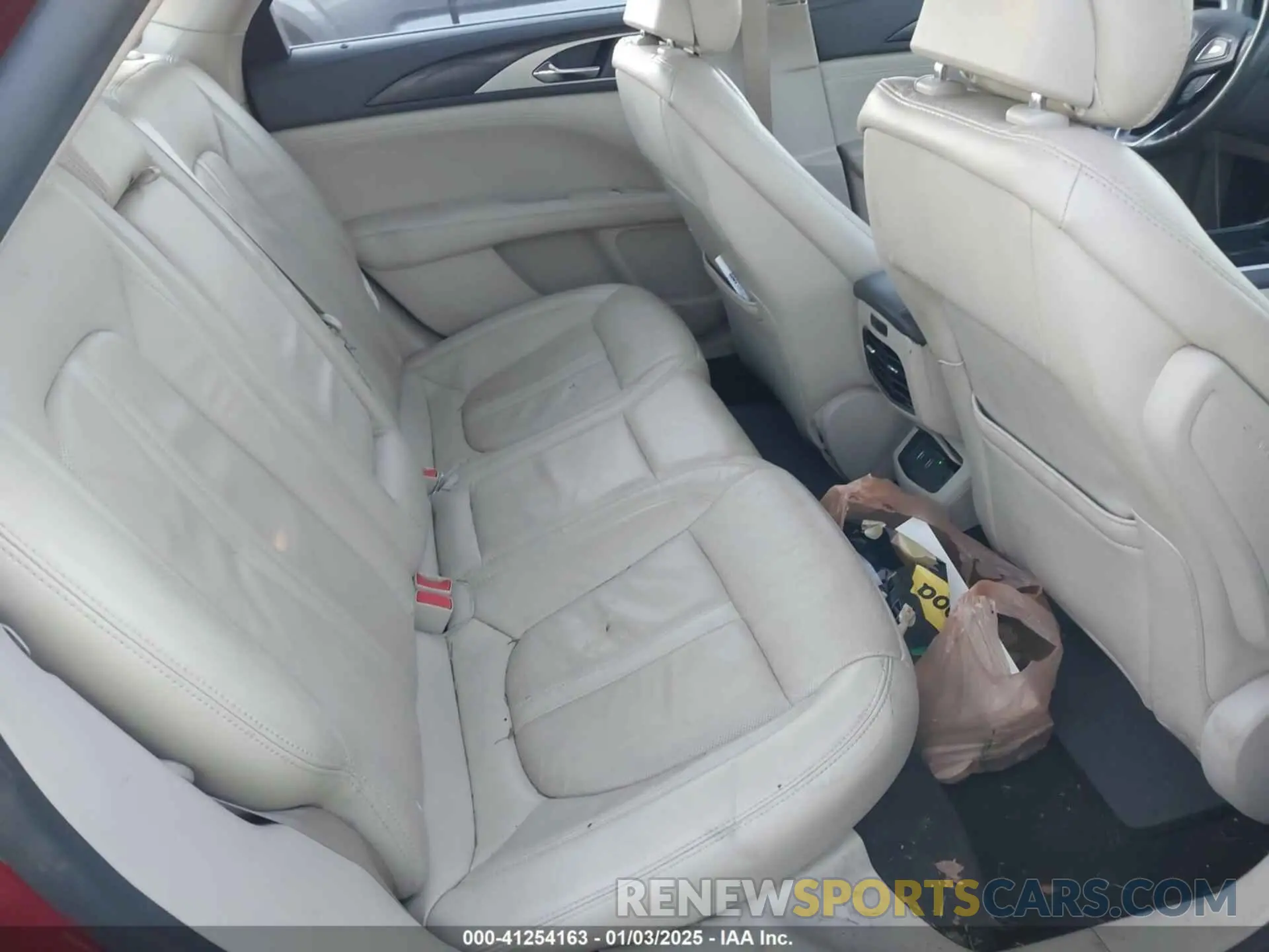 8 Photograph of a damaged car 3LN6L5E99KR623413 LINCOLN MKZ 2019