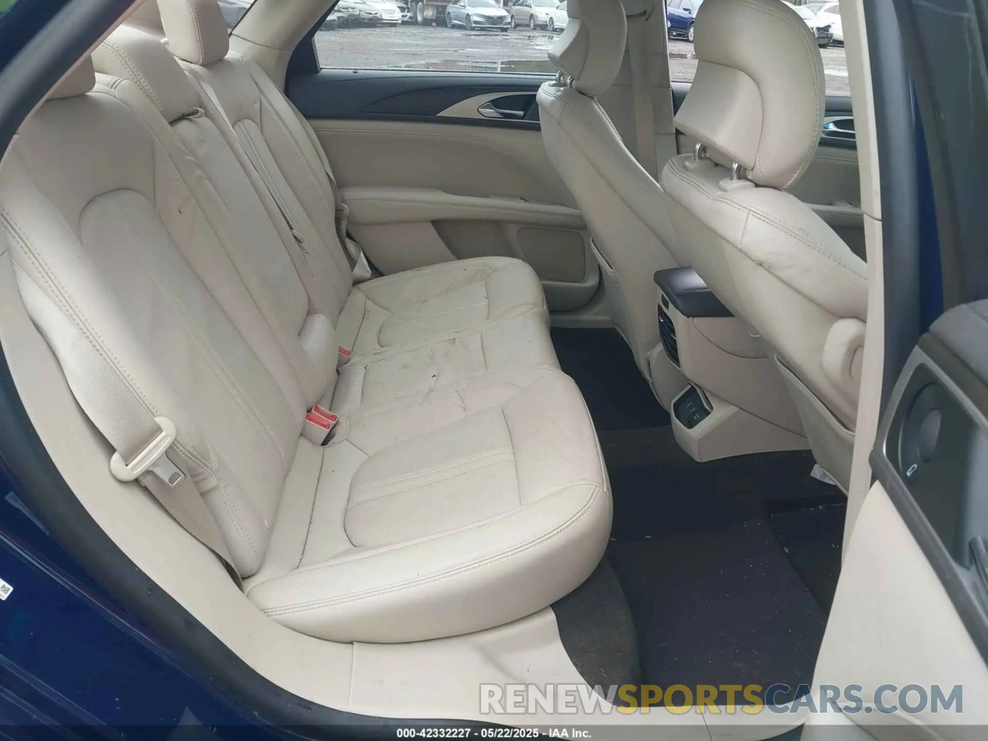 8 Photograph of a damaged car 3LN6L5F98KR621828 LINCOLN MKZ 2019