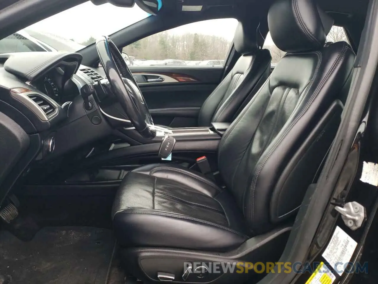 7 Photograph of a damaged car 3LN6L5F9XKR601368 LINCOLN MKZ 2019