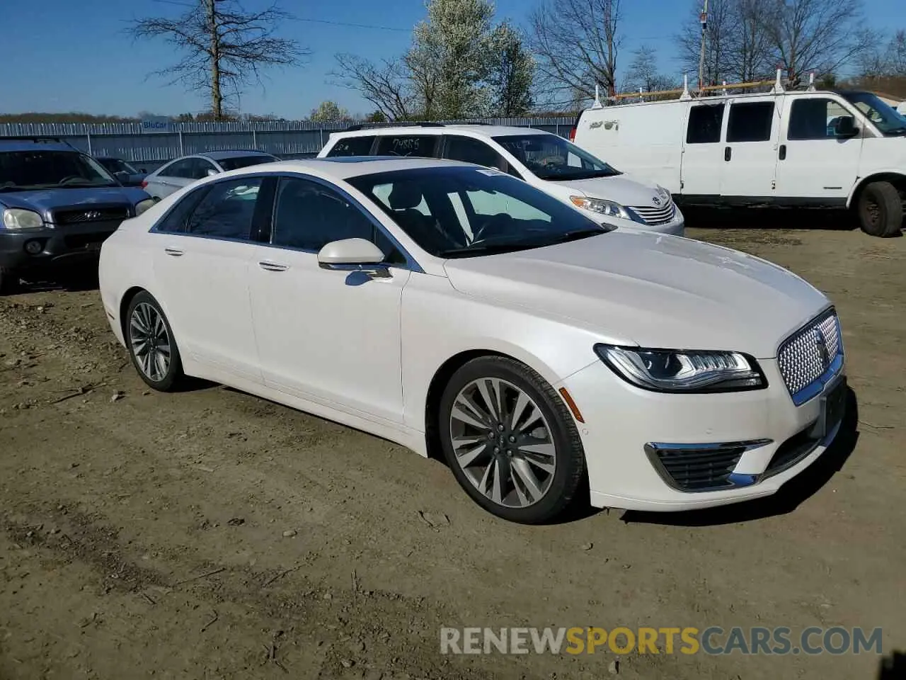 4 Photograph of a damaged car 3LN6L5F9XKR627811 LINCOLN MKZ 2019