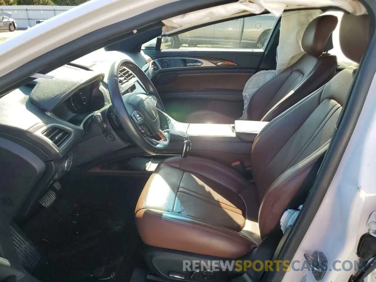 7 Photograph of a damaged car 3LN6L5F9XKR627811 LINCOLN MKZ 2019