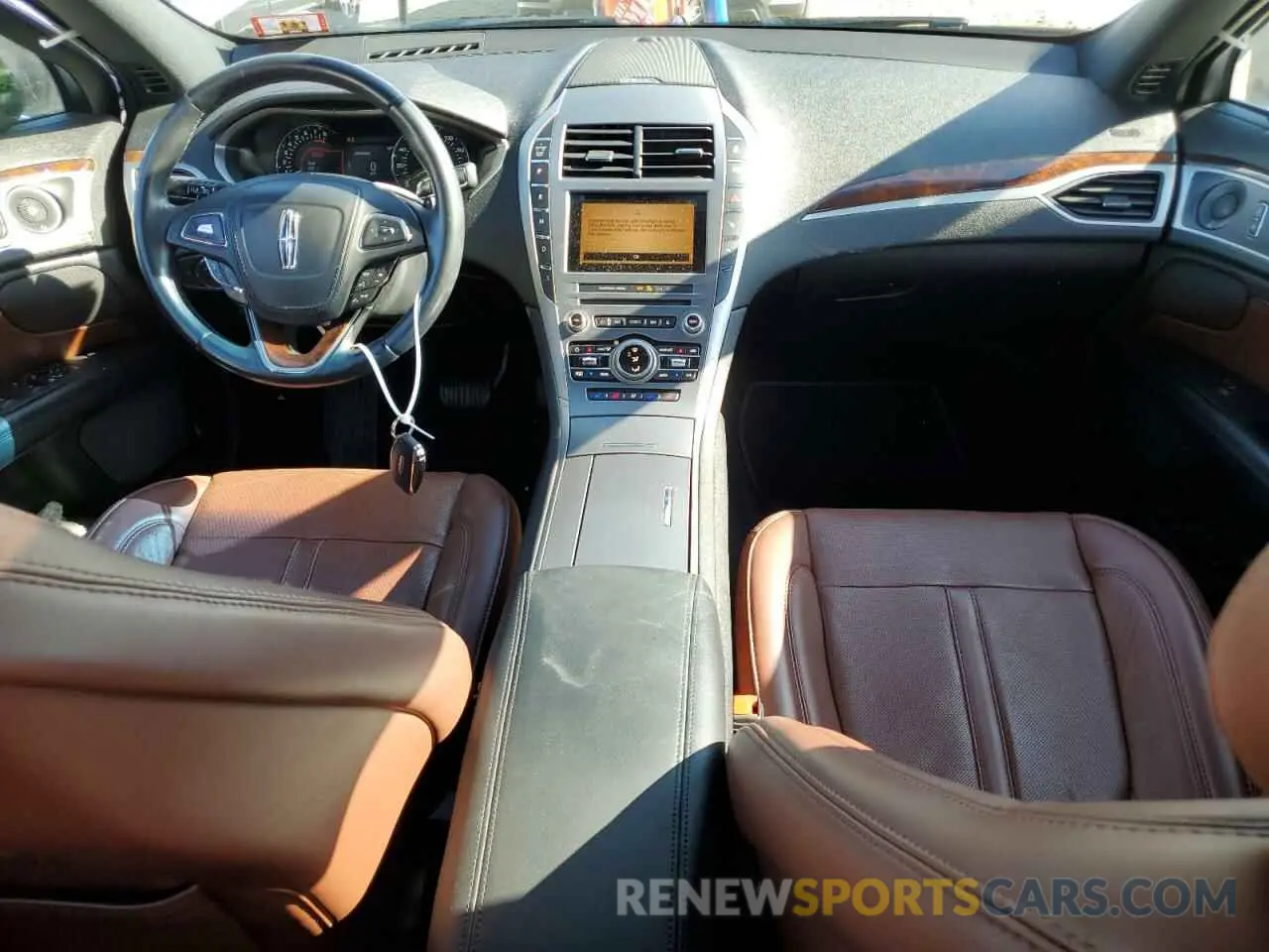 8 Photograph of a damaged car 3LN6L5F9XKR627811 LINCOLN MKZ 2019