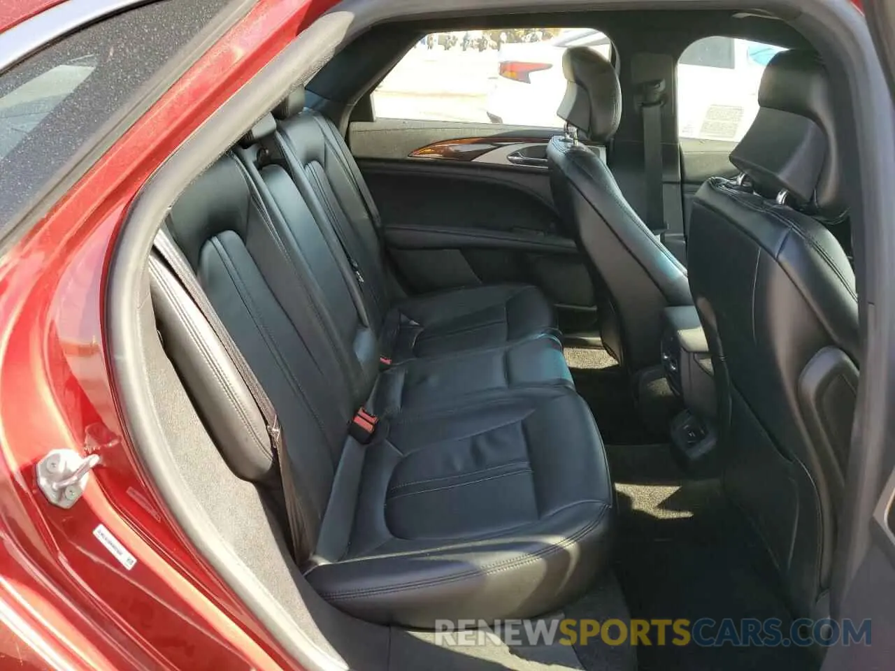 10 Photograph of a damaged car 3LN6L5LU0KR621668 LINCOLN MKZ 2019