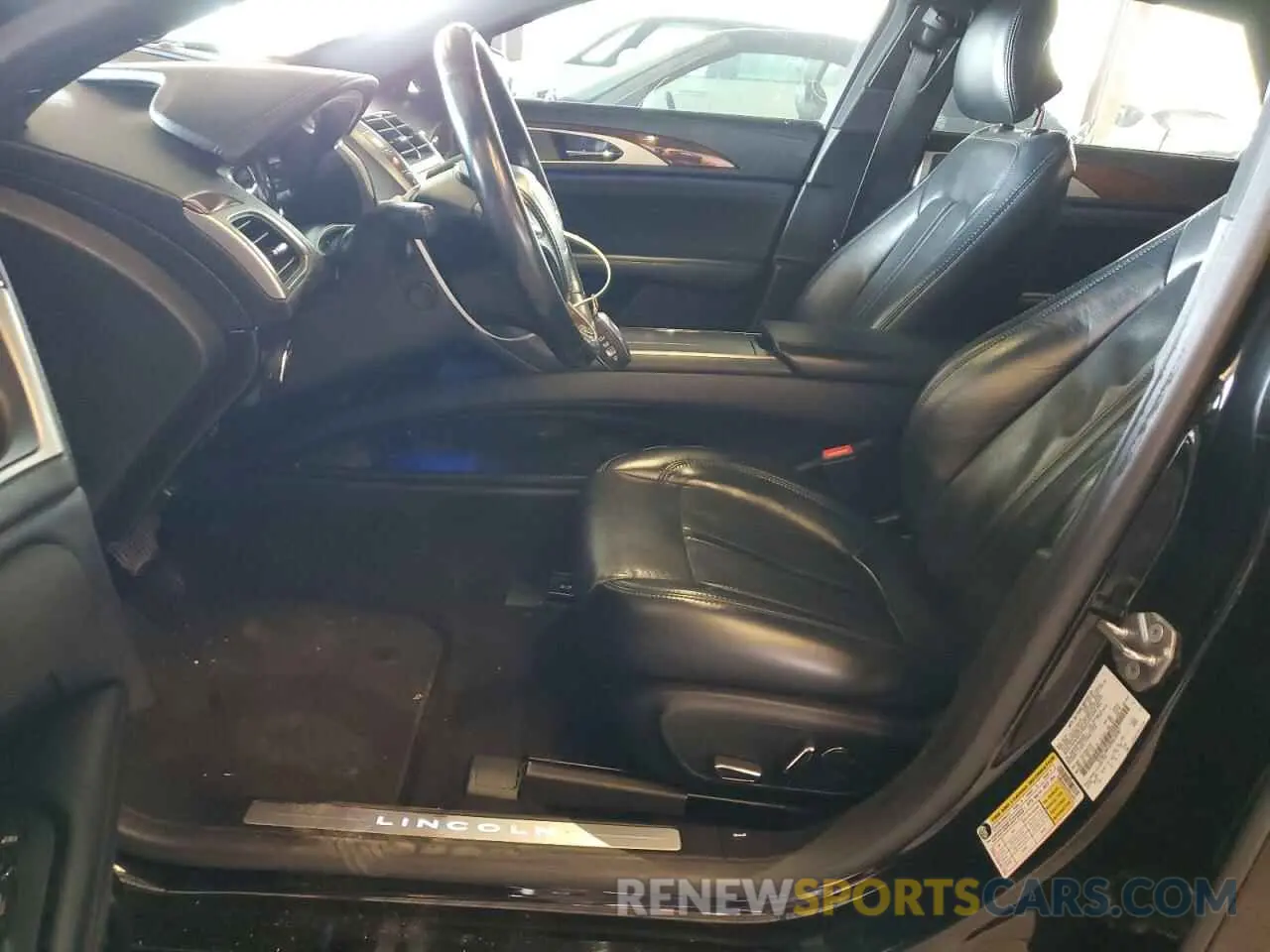 7 Photograph of a damaged car 3LN6L5MU2KR620987 LINCOLN MKZ 2019